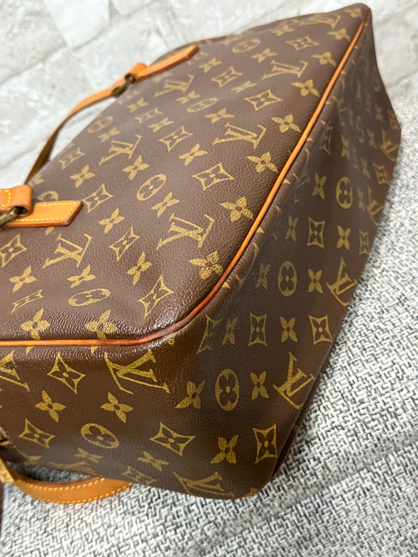 Vintage Louis Vuitton 2002 Cite GM Monogram