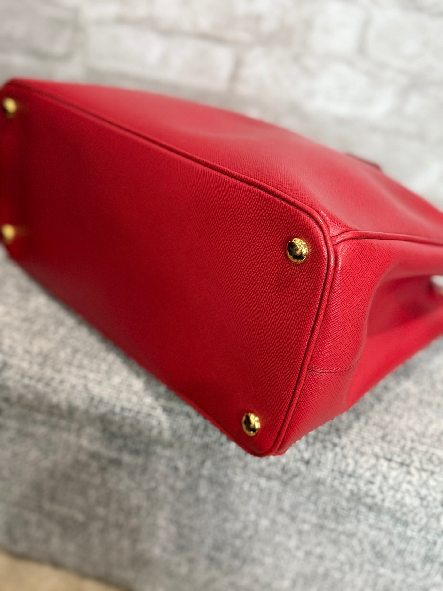 🍎 👜 Prada Galleria Saffiano leather bag in Red 👜 🍎