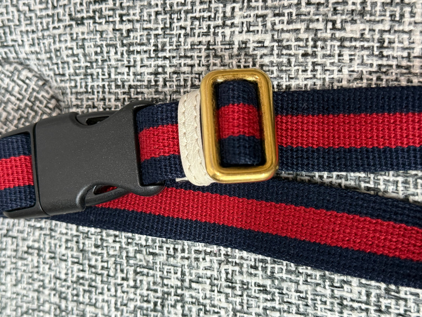 Gucci Small Logo Print Leather Belt Bag in white