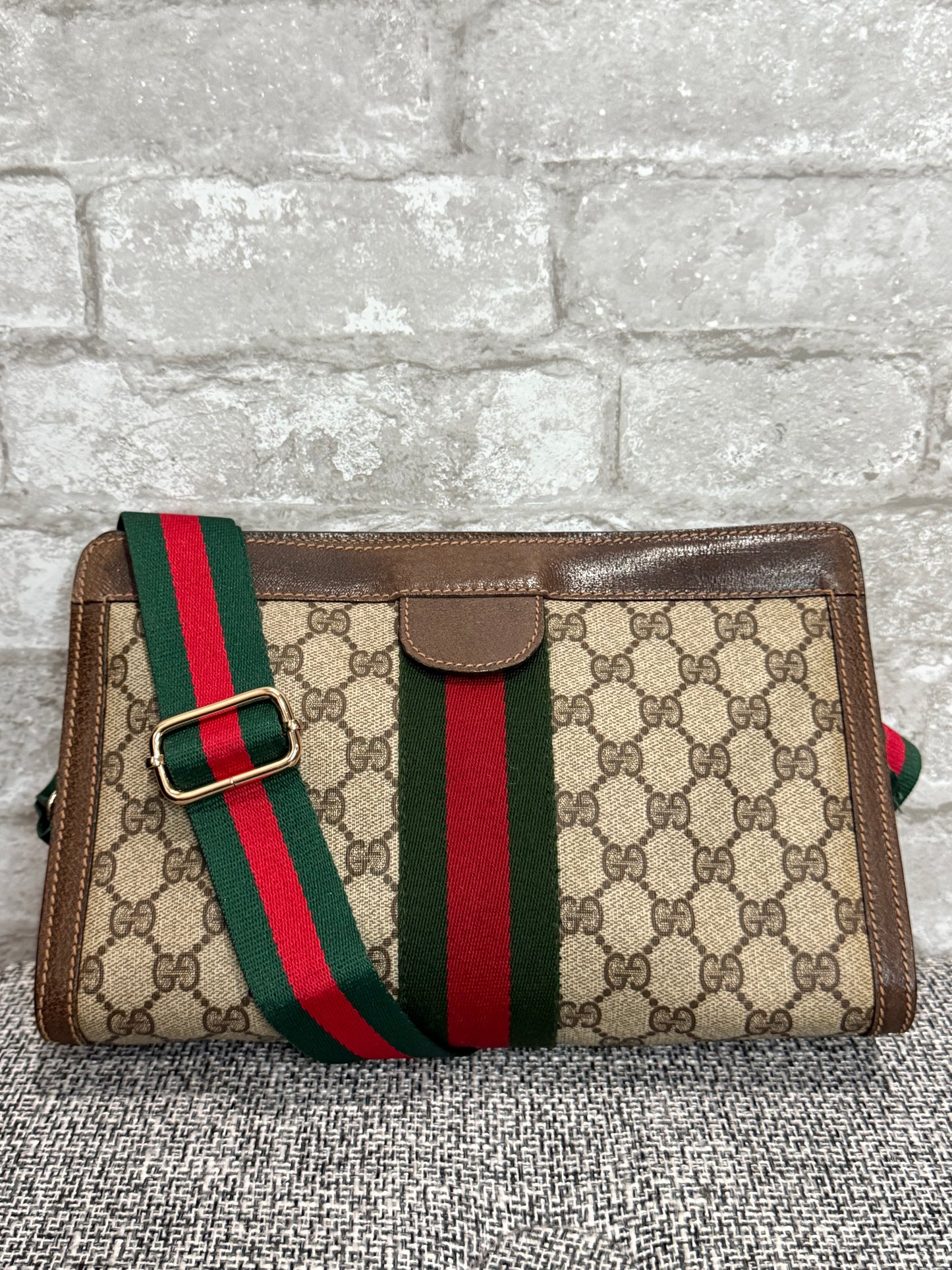 💼 🌸Gucci Vintage Clutch turned crossbody bag 💼  🌸