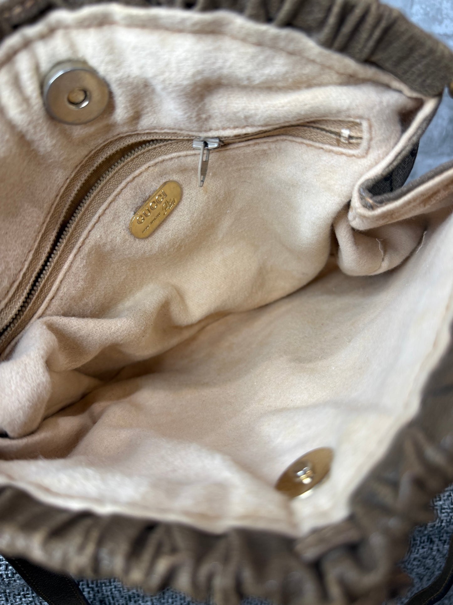 Gucci Vintage GG Plus Supreme Drawstring Shoulder Bag