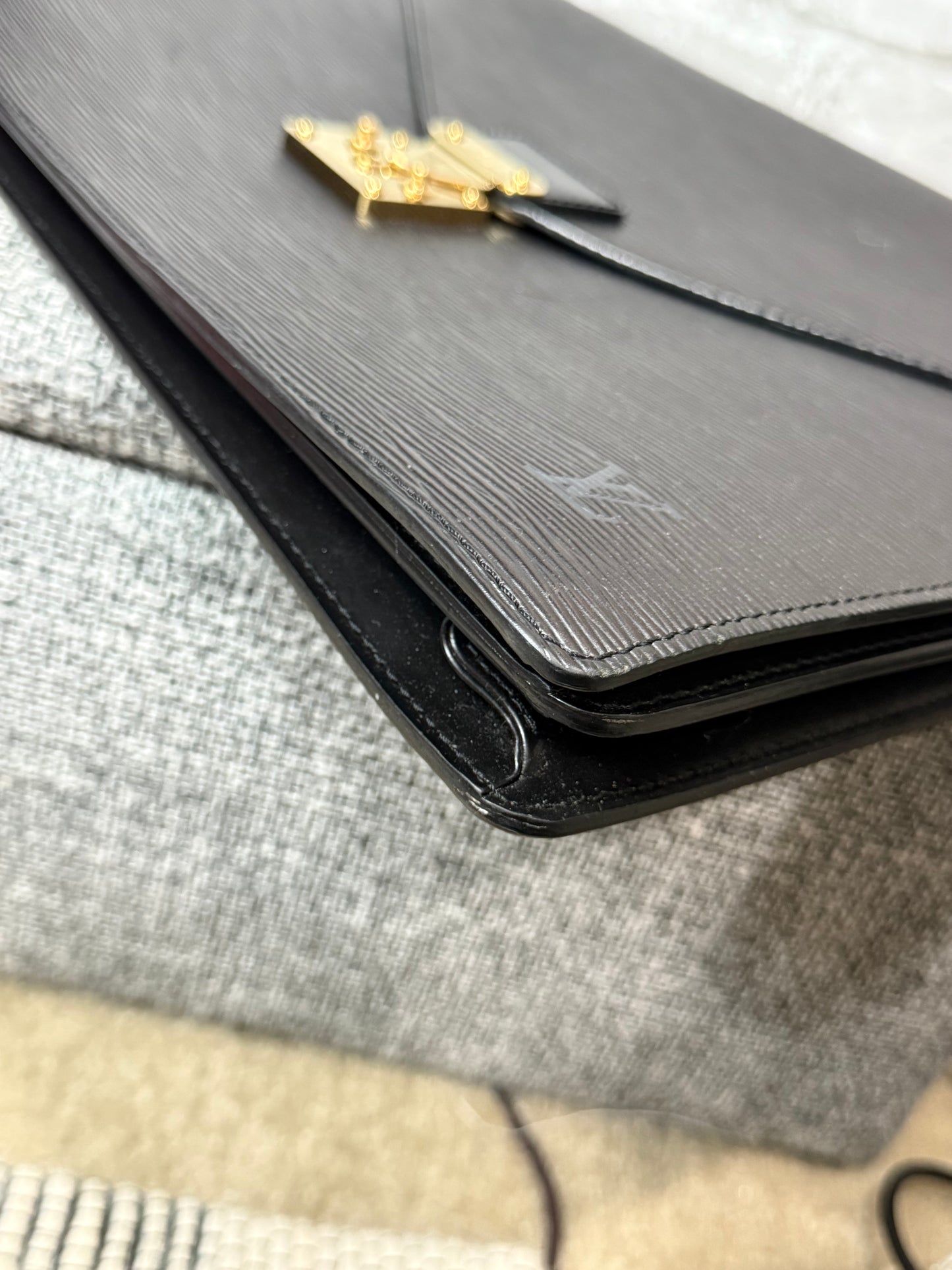 LOUIS VUITTON Epi Porte Documents Senateur Briefcase Black