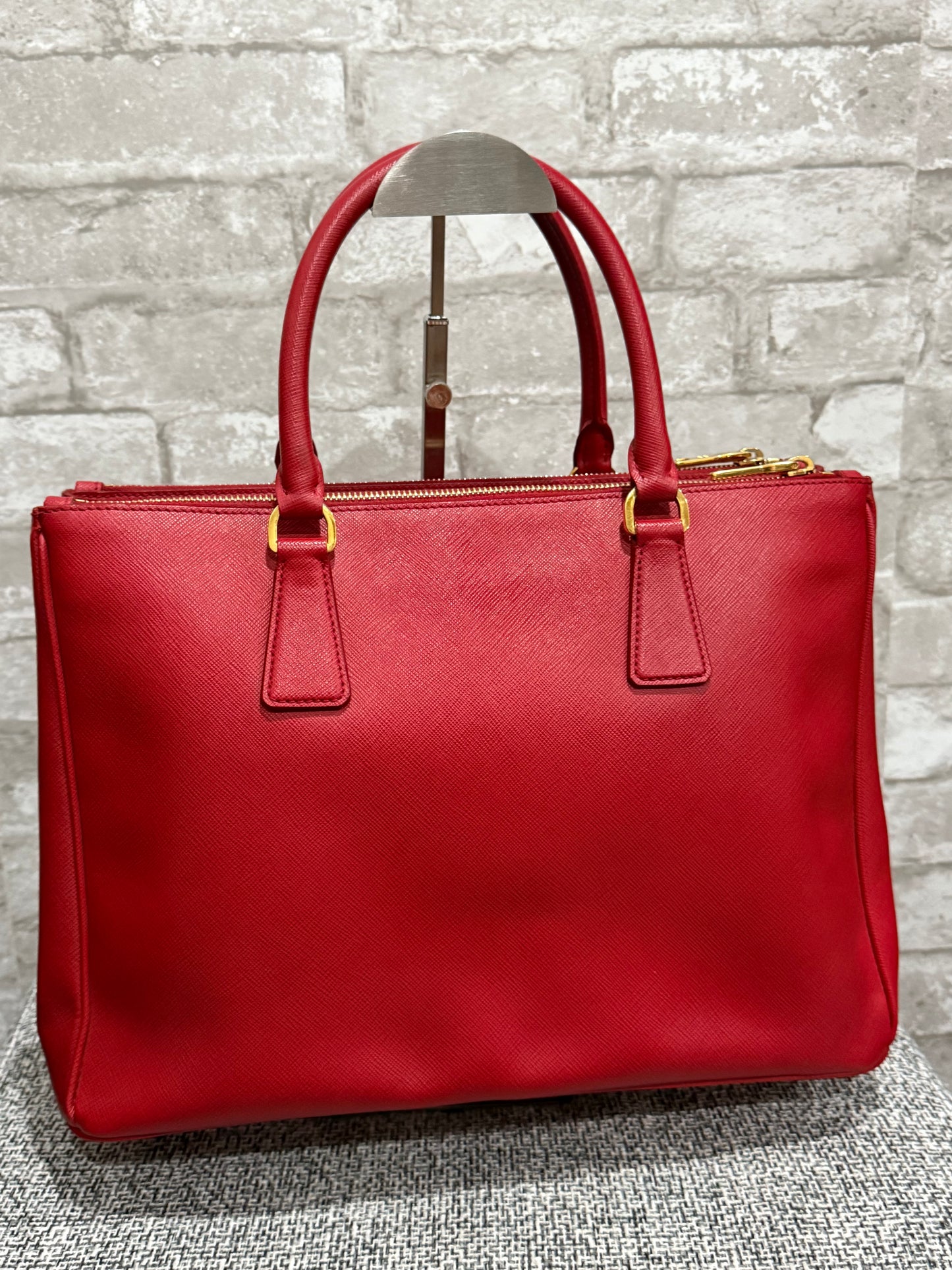 🍎 👜 Prada Galleria Saffiano leather bag in Red 👜 🍎
