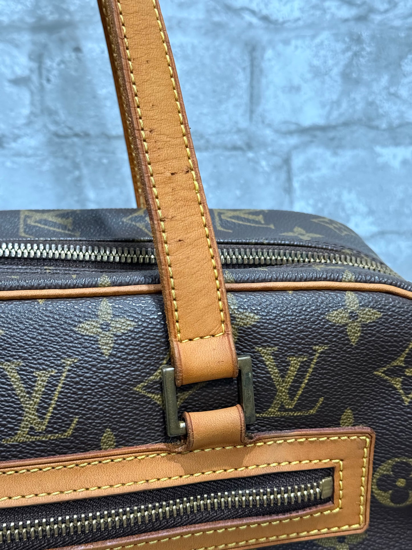 Vintage Louis Vuitton 2002 Cite GM Monogram