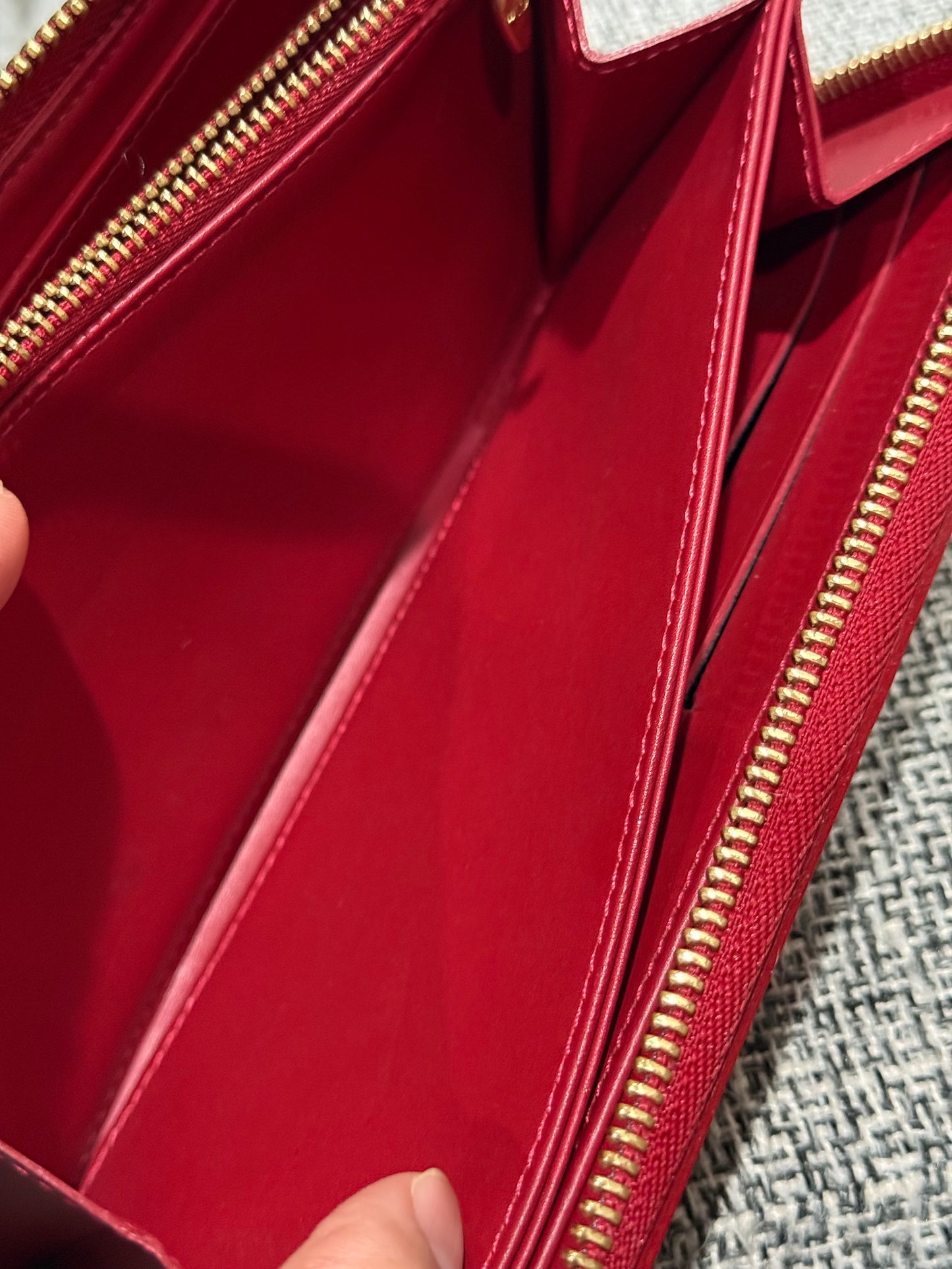 Louis Vuitton 2012 Red Vernis Zippy Wallet in Monogram