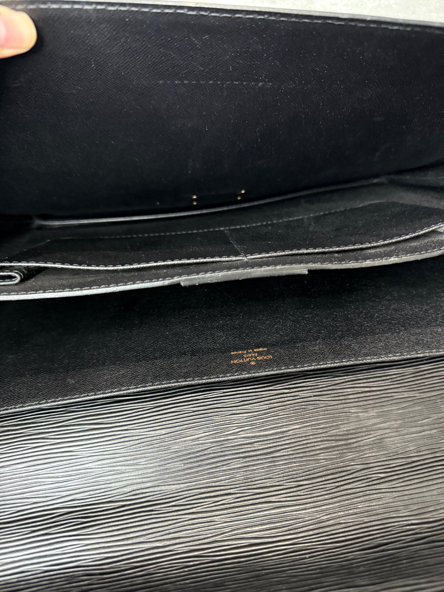 LOUIS VUITTON Epi Porte Documents Senateur Briefcase Black