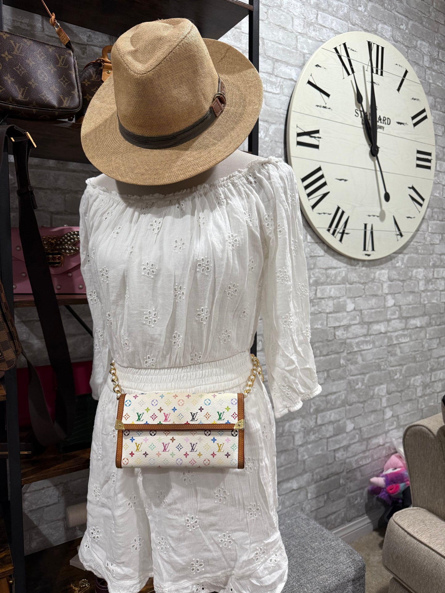 The style is limitless with this vintage Louis Vuitton 2004  limited edition of the Takashi Murakami Wallet