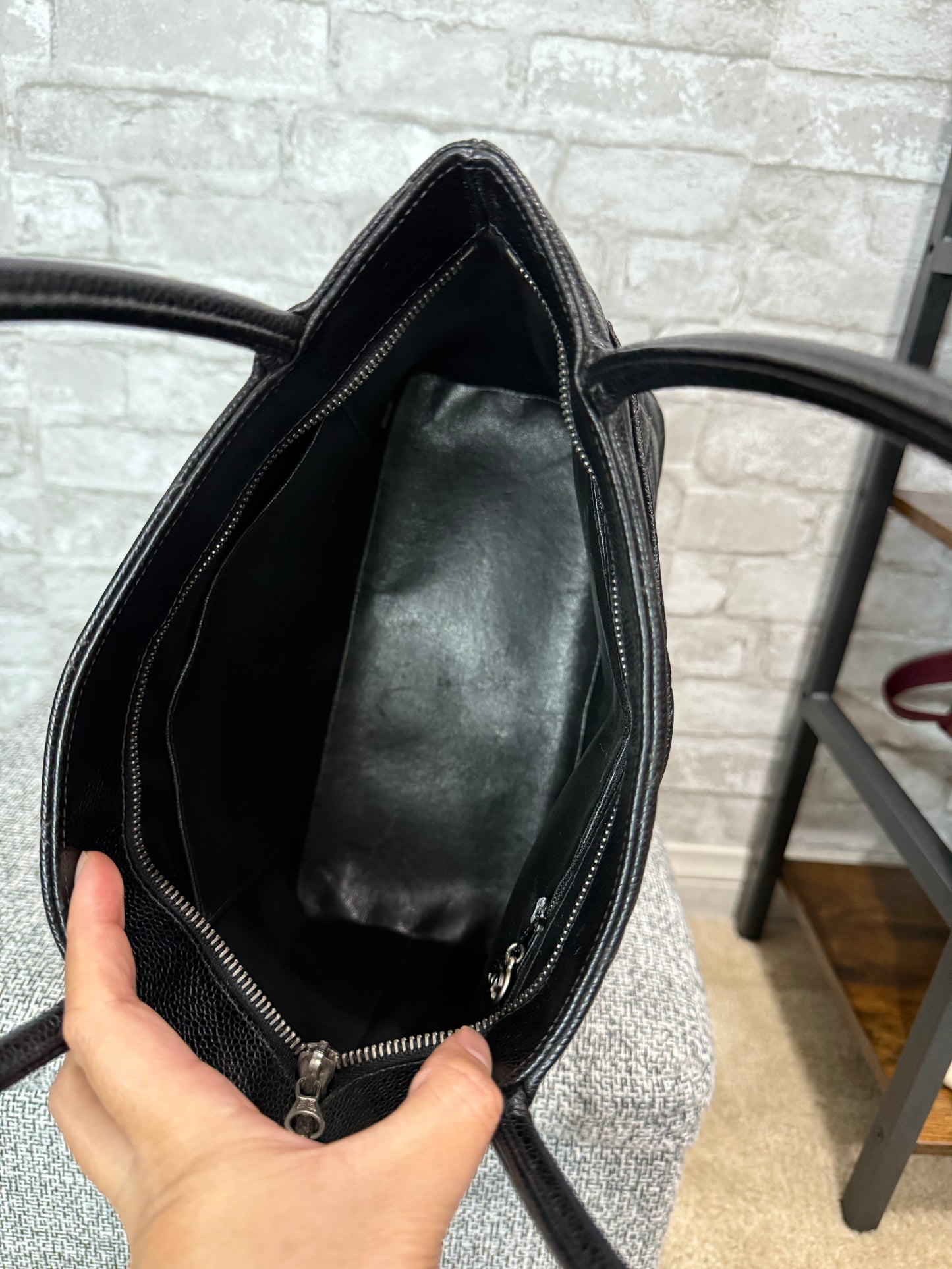 👜Chanel Medallion Tote Bag Quilted Caviar Leather in black  👜