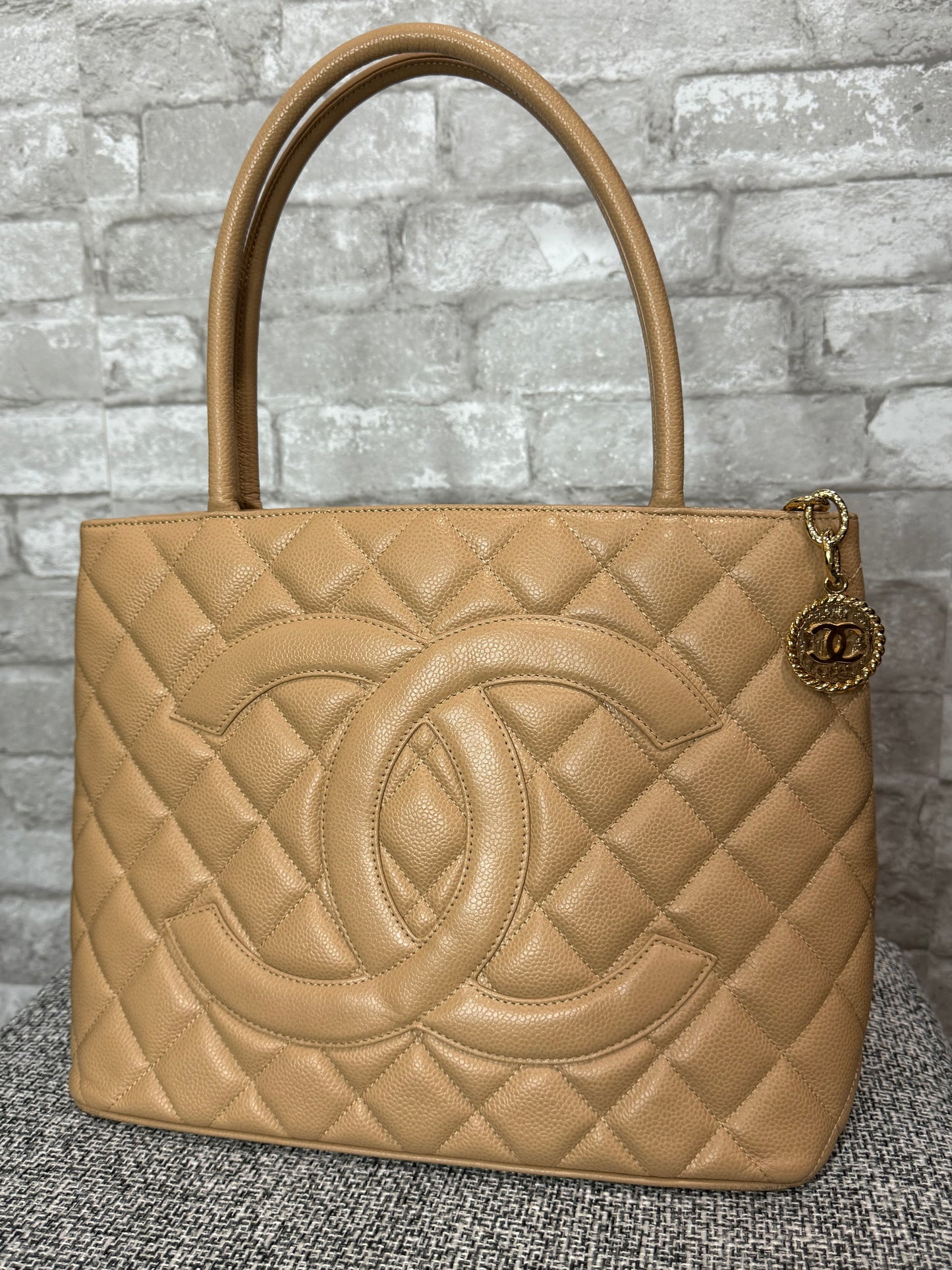 👜Chanel Medallion Tote Bag Quilted Caviar Leather in Beige  👜