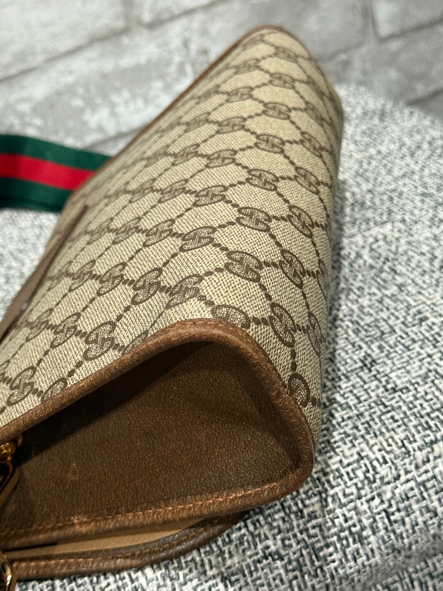 Gucci Vintage Clutch turn into Crossbody