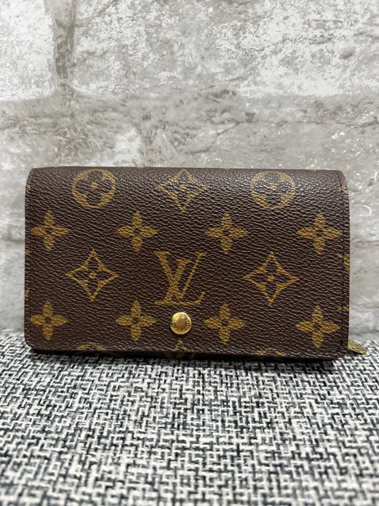 Louis Vuitton Monogram Wallet w/ callouts