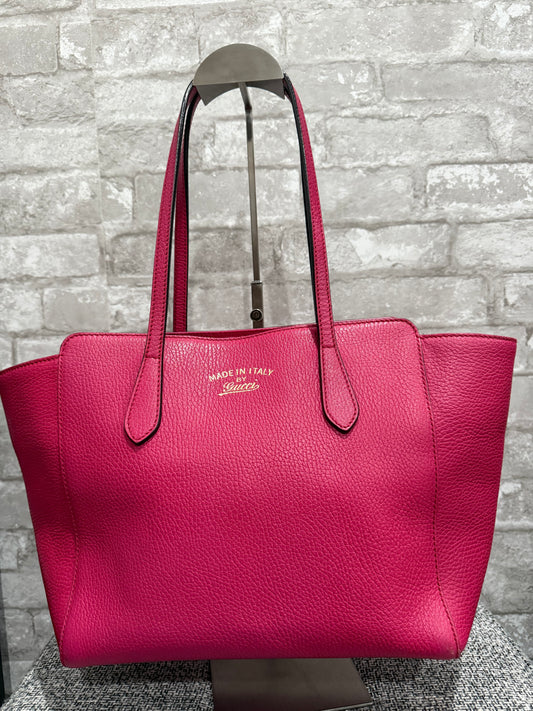 Gucci Swing Tote Shoulder Bag in Pink 👛