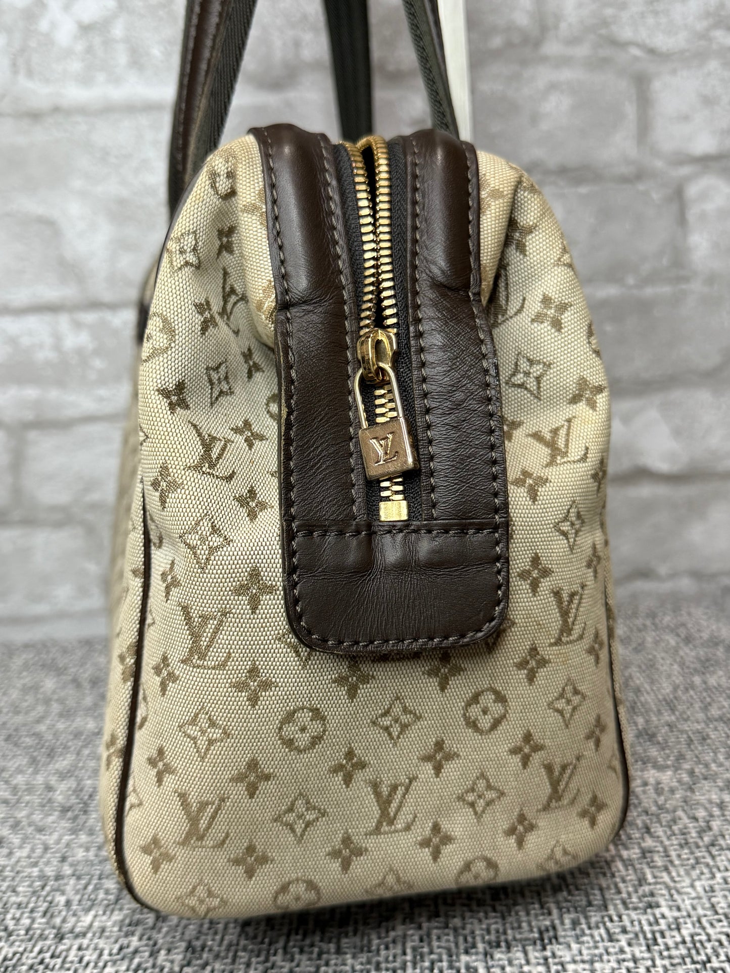 Louis Vuitton 2002 Vintage Monogram Mini Lin Josephine