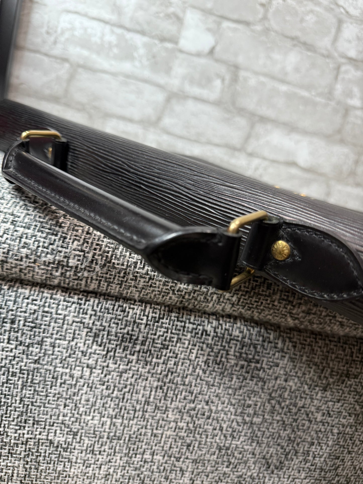 LOUIS VUITTON Epi Porte Documents Senateur Briefcase Black