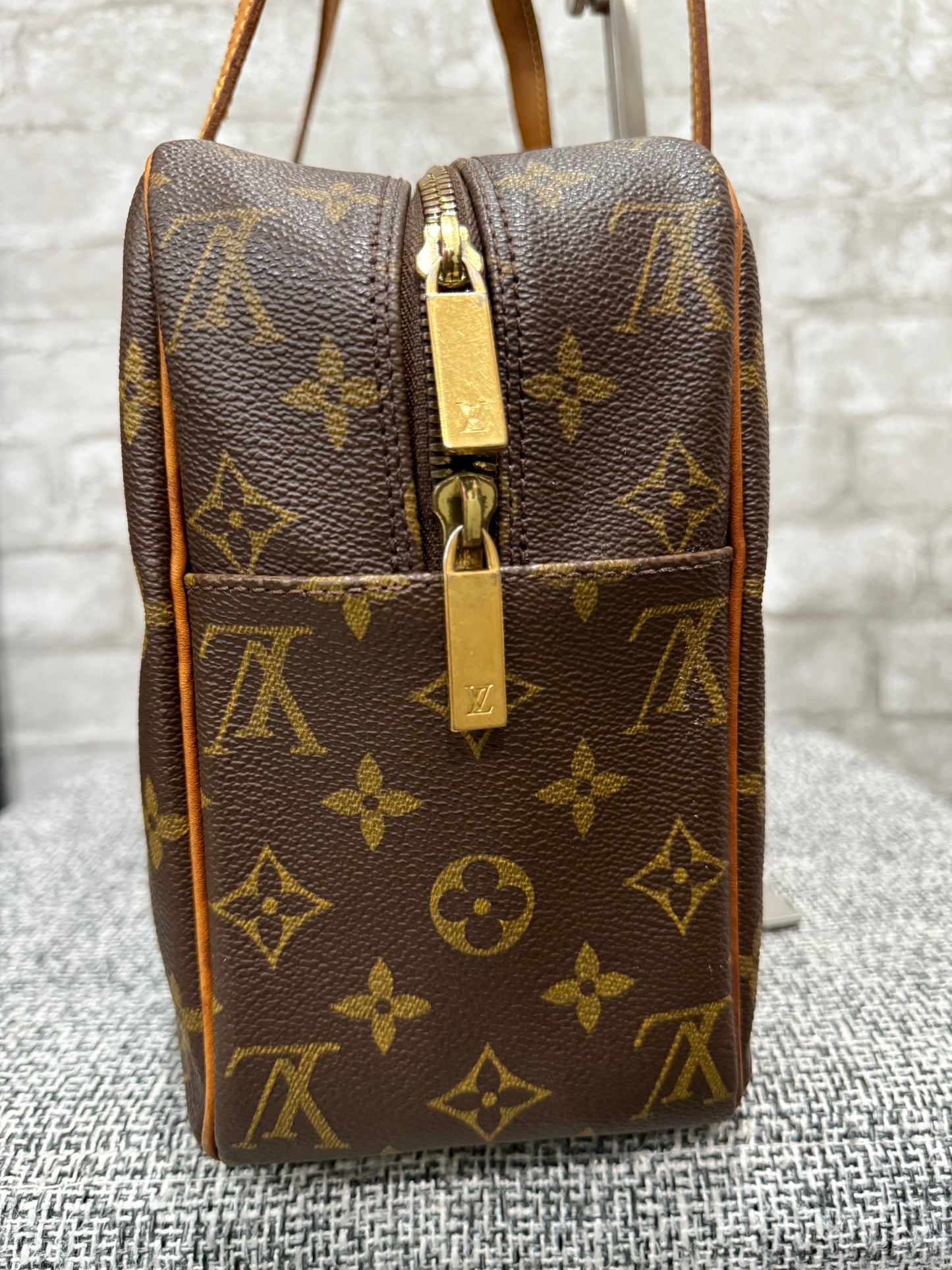Vintage Louis Vuitton 2002 Cite GM Monogram