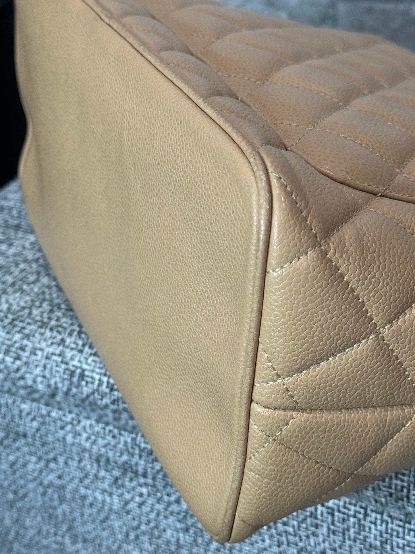 👜Chanel Medallion Tote Bag Quilted Caviar Leather in Beige  👜