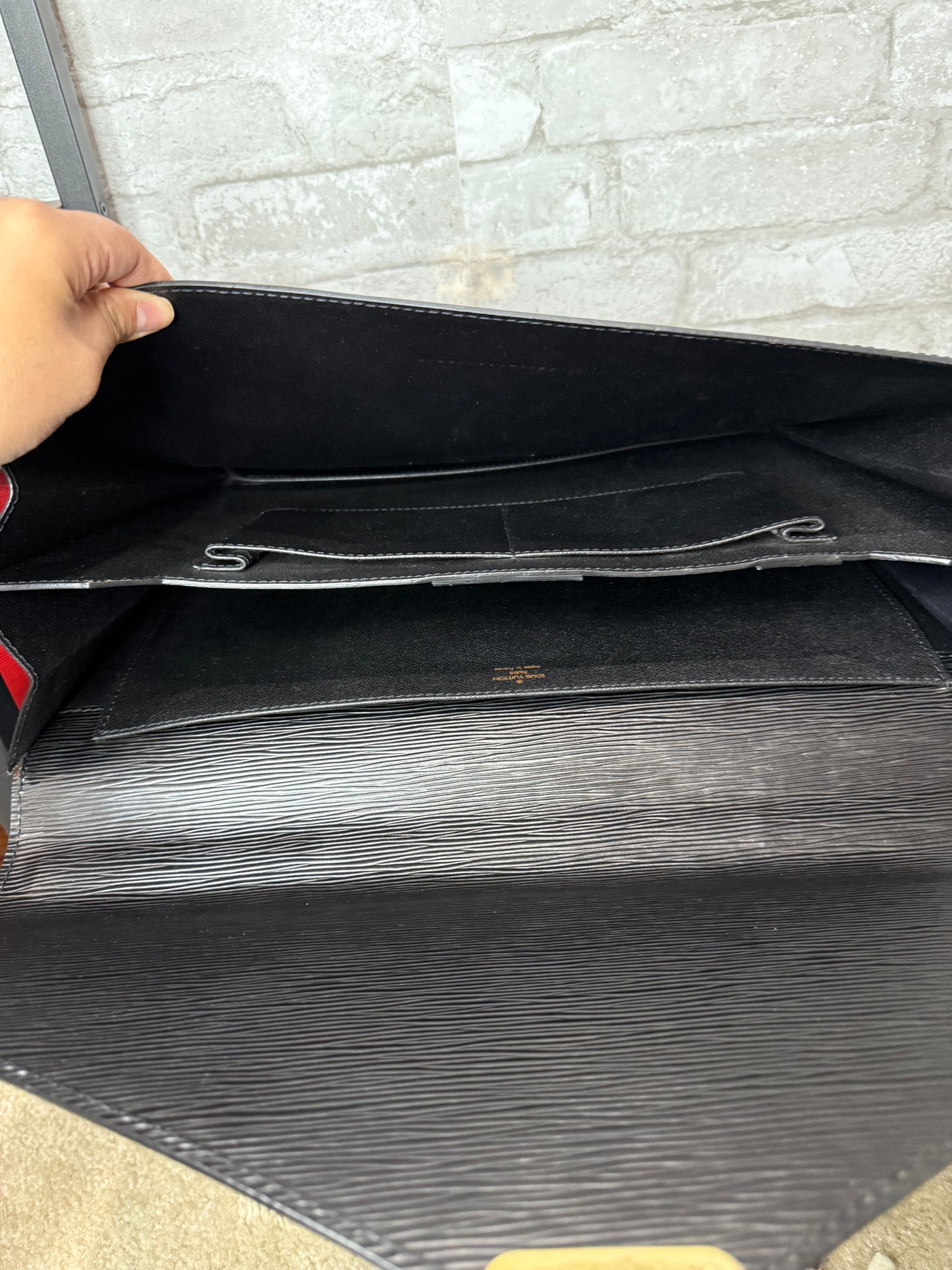 LOUIS VUITTON Epi Porte Documents Senateur Briefcase Black