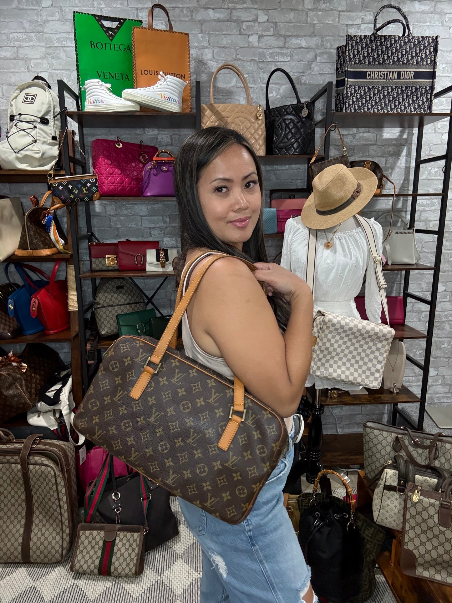 Vintage Louis Vuitton 2002 Cite GM Monogram