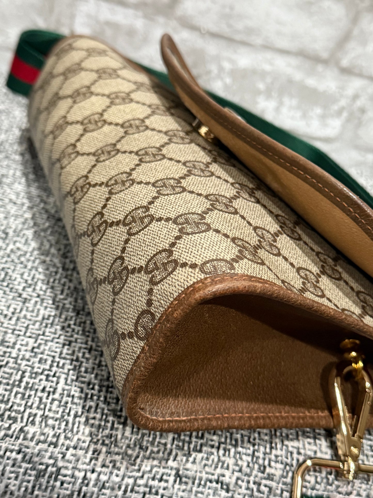 Gucci Vintage Clutch turn into Crossbody