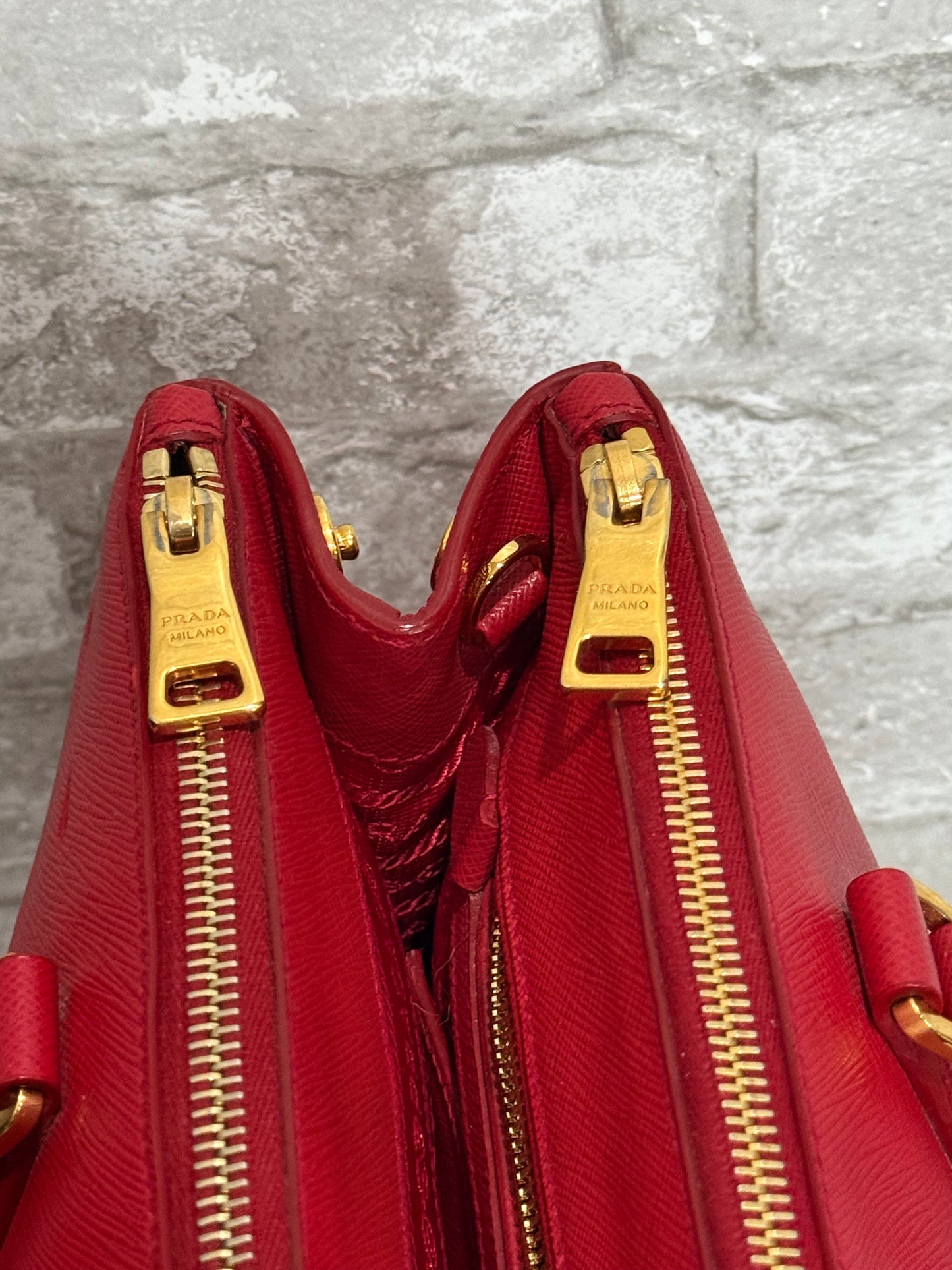 🍎 👜 Prada Galleria Saffiano leather bag in Red 👜 🍎