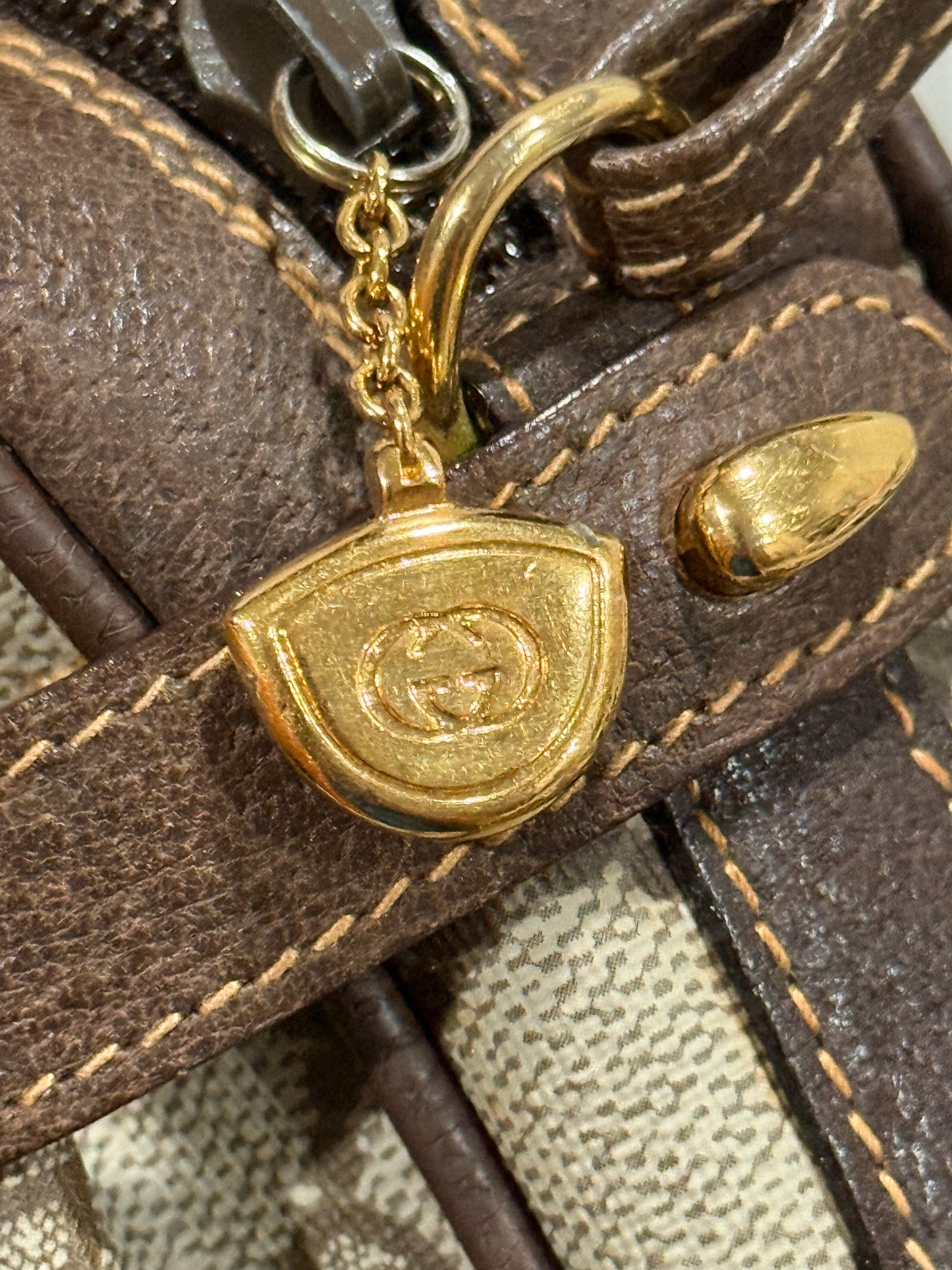 Vintage Gucci GG Supreme Crossbody