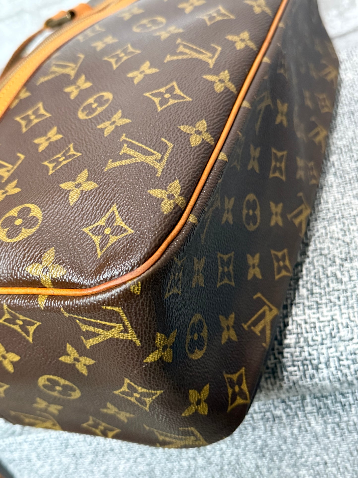 Vintage Louis Vuitton 2002 Cite GM Monogram