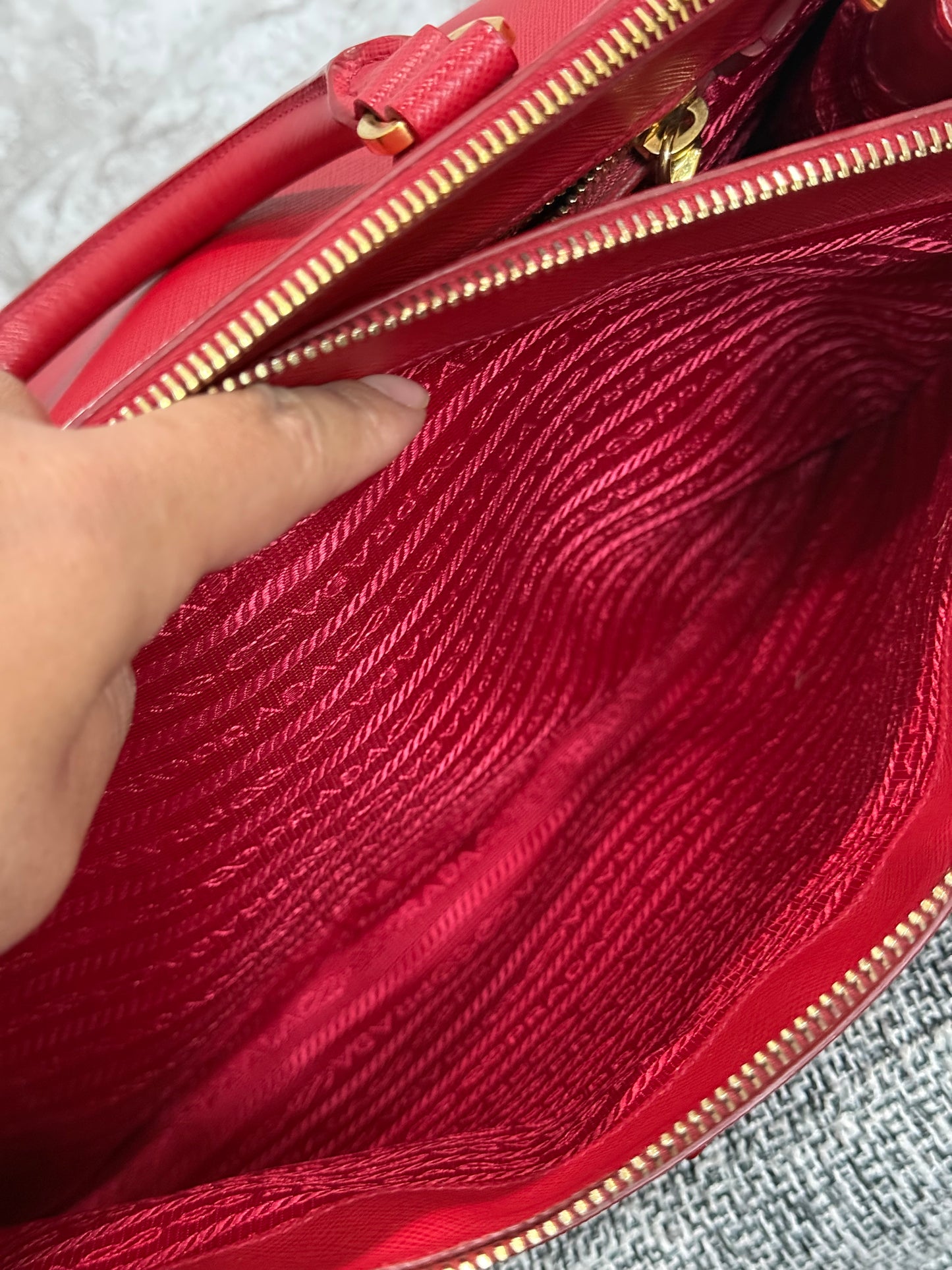 🍎 👜 Prada Galleria Saffiano leather bag in Red 👜 🍎