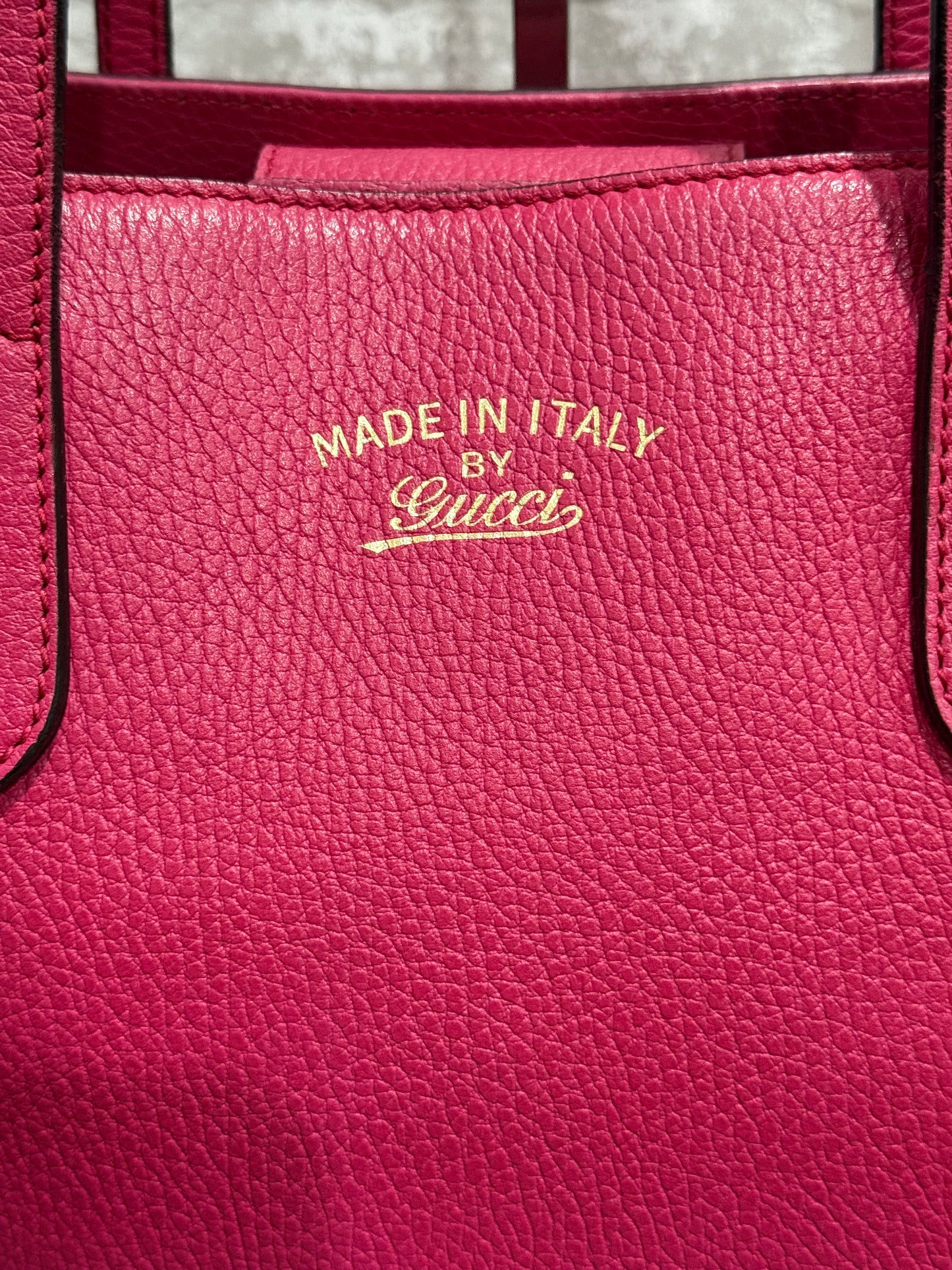 Gucci Swing Tote Shoulder Bag in Pink 👛