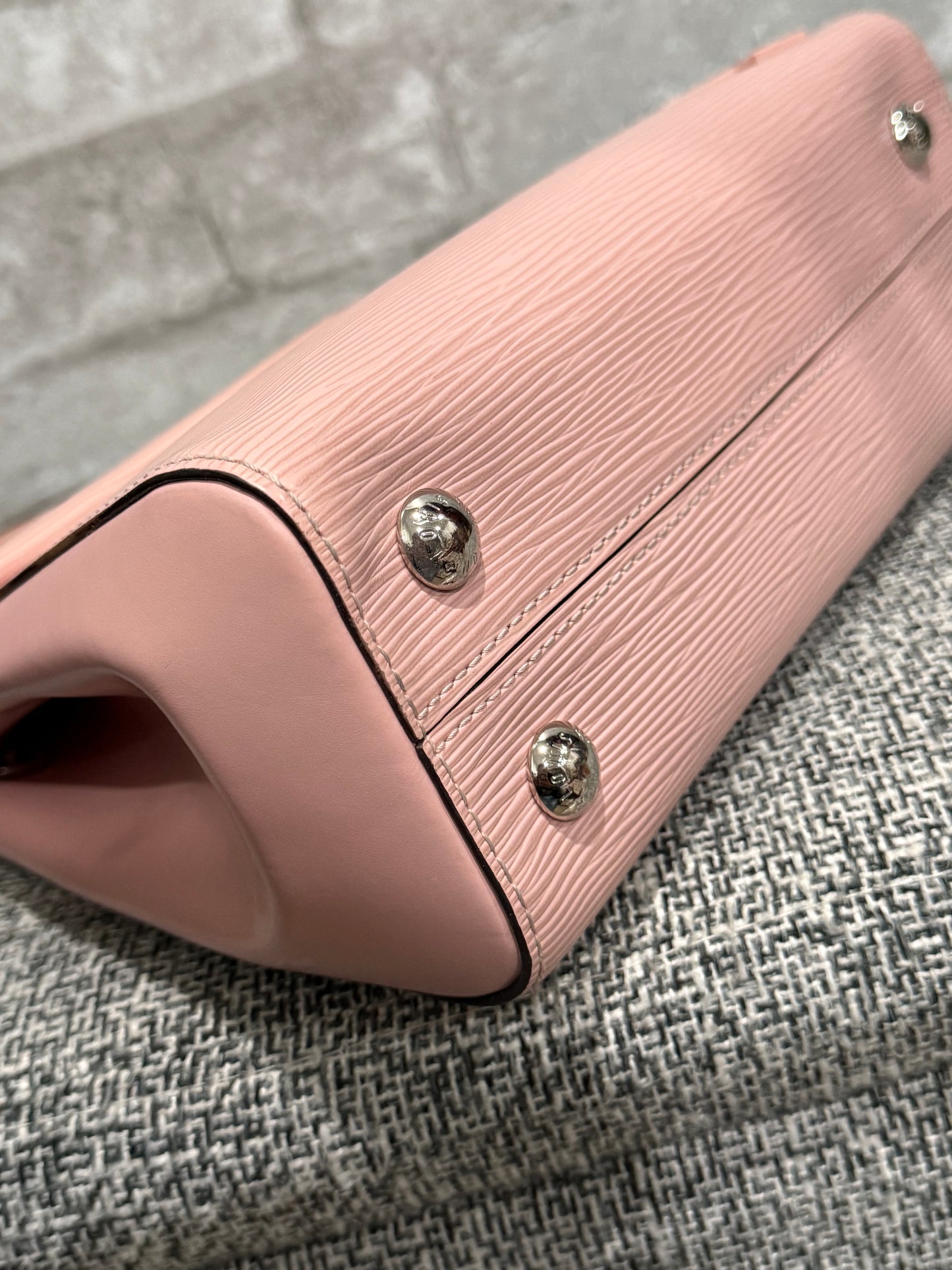 Louis Vuitton 2016 Epi Cluny in Rose Ballerine