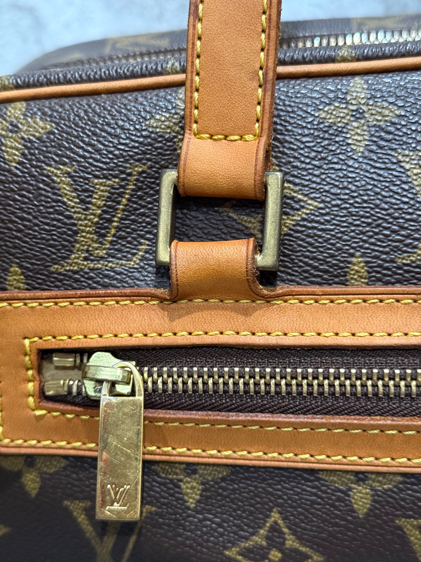 Vintage Louis Vuitton 2002 Cite GM Monogram