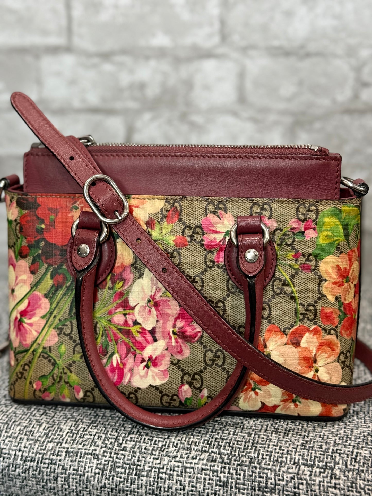 🌷🌸👜Gucci GG Supreme Pink Floral Print Top Handle 🌷🌸👜