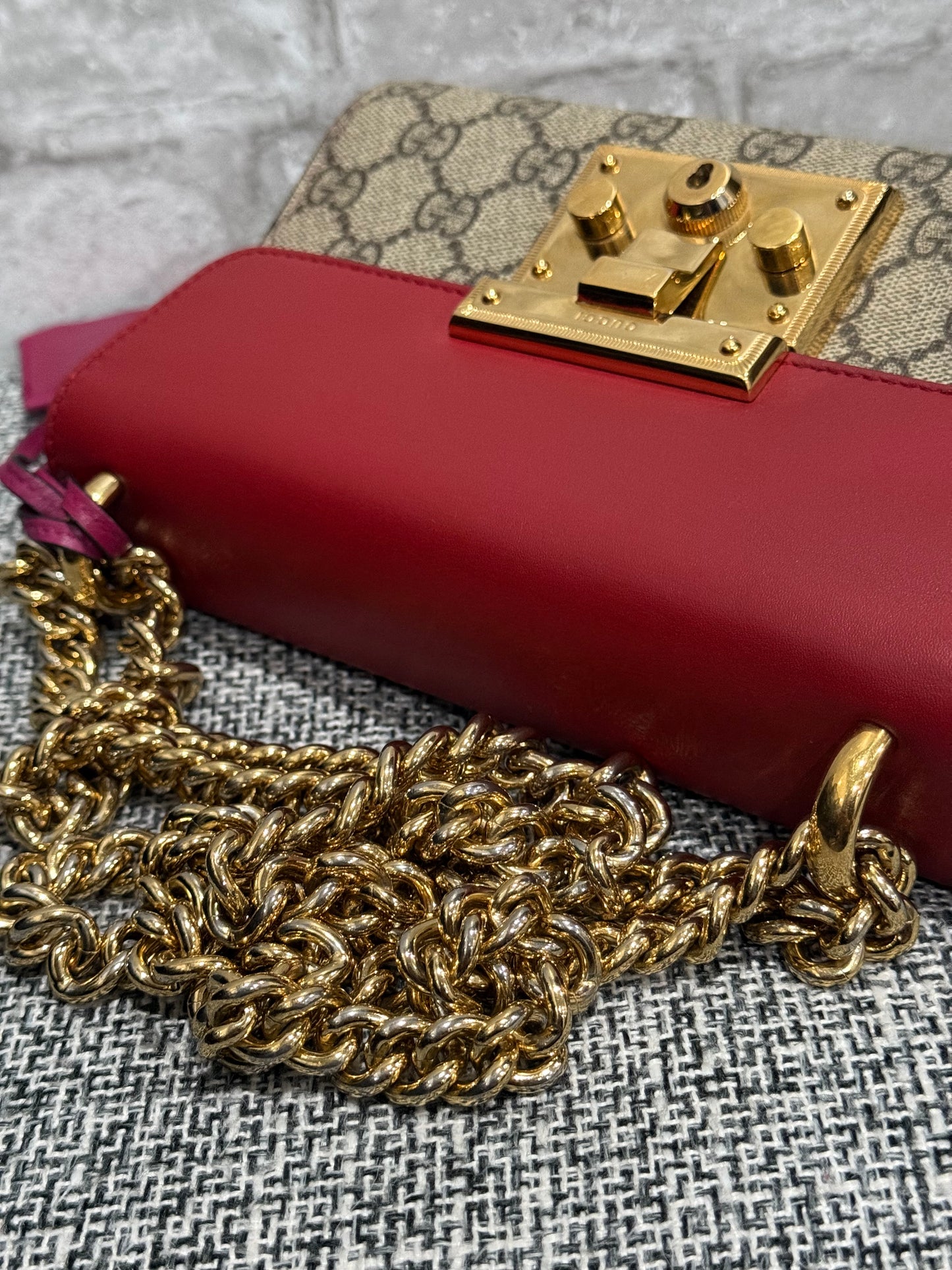 👜Gucci Supreme Monogram Small Padlock 👜