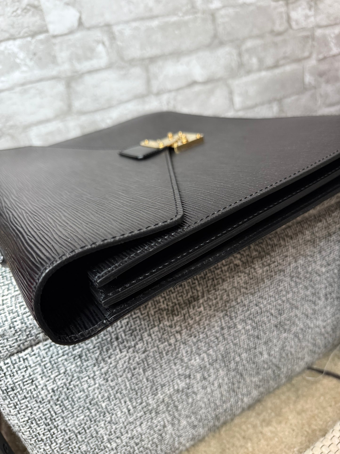LOUIS VUITTON Epi Porte Documents Senateur Briefcase Black