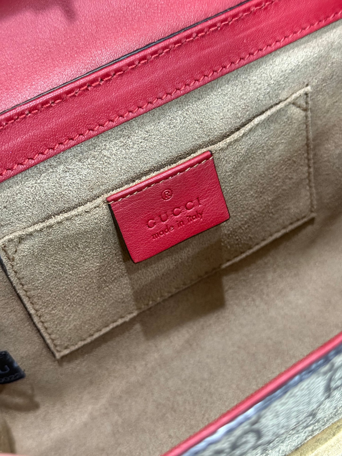👜Gucci Supreme Monogram Small Padlock 👜