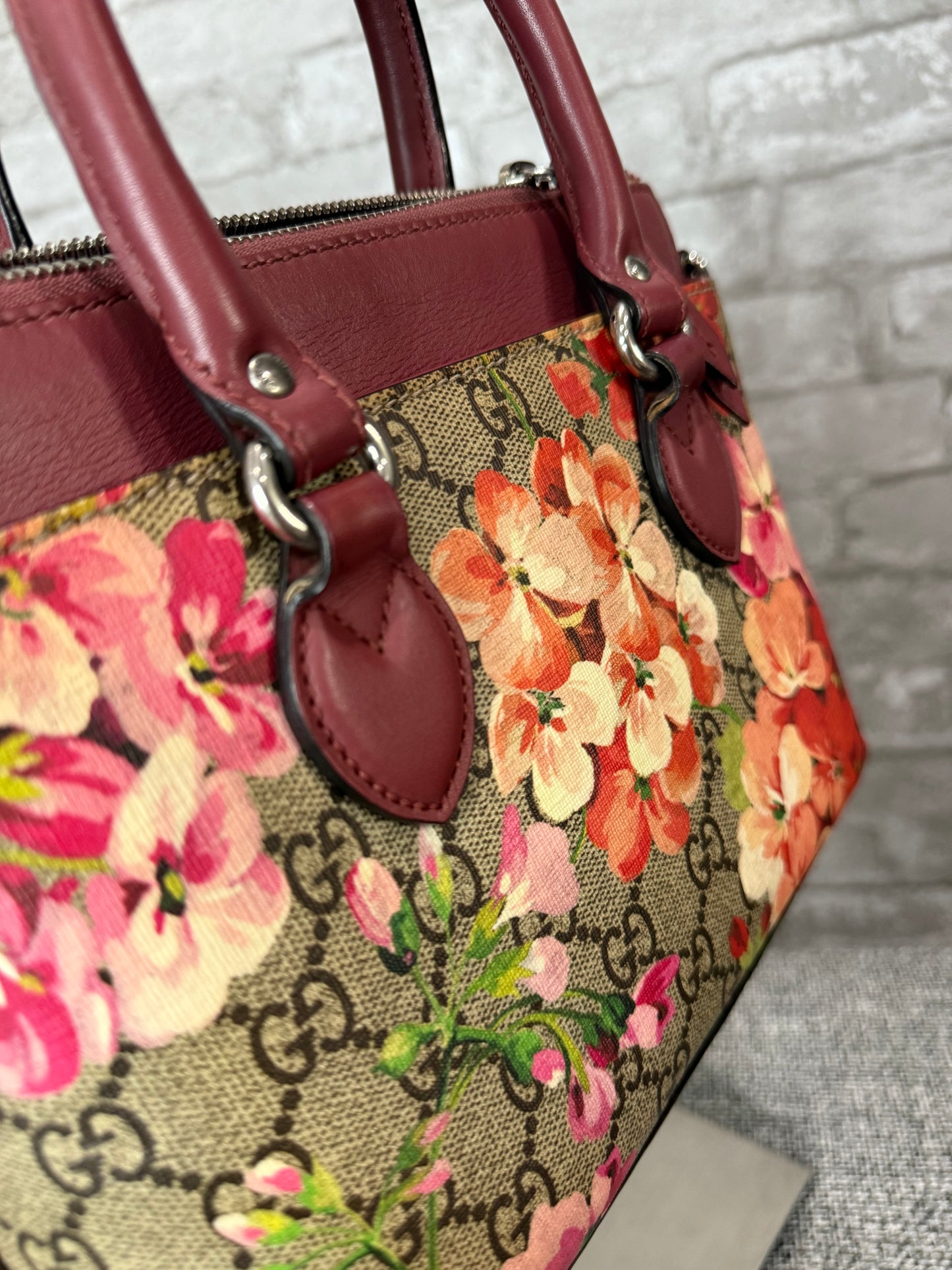 🌷🌸👜Gucci GG Supreme Pink Floral Print Top Handle 🌷🌸👜