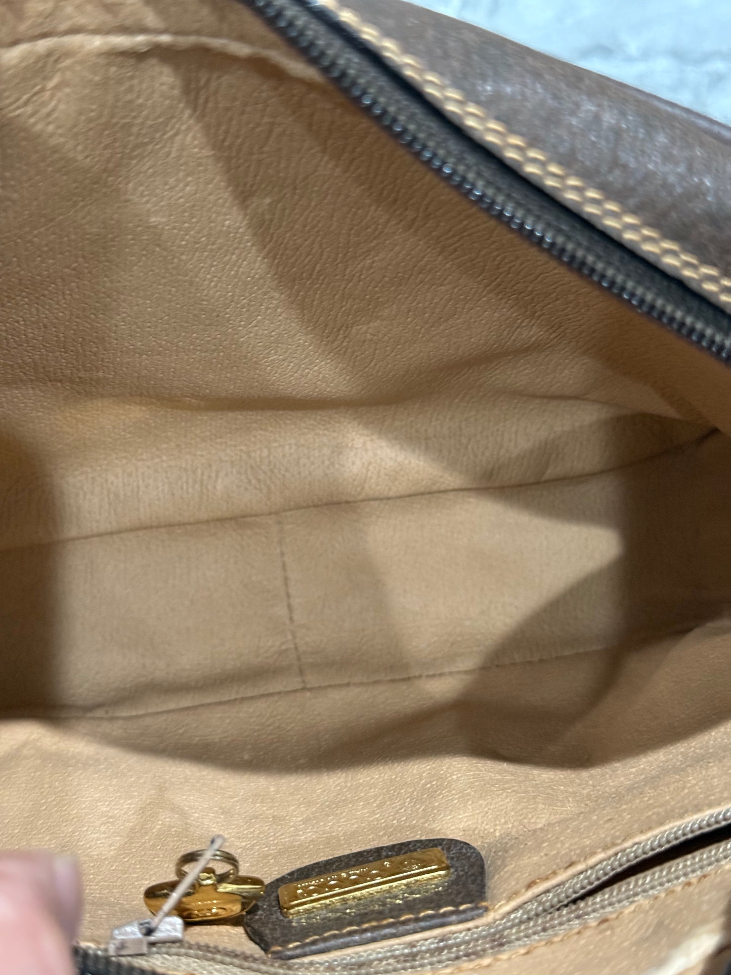 Vintage Gucci GG Supreme Crossbody