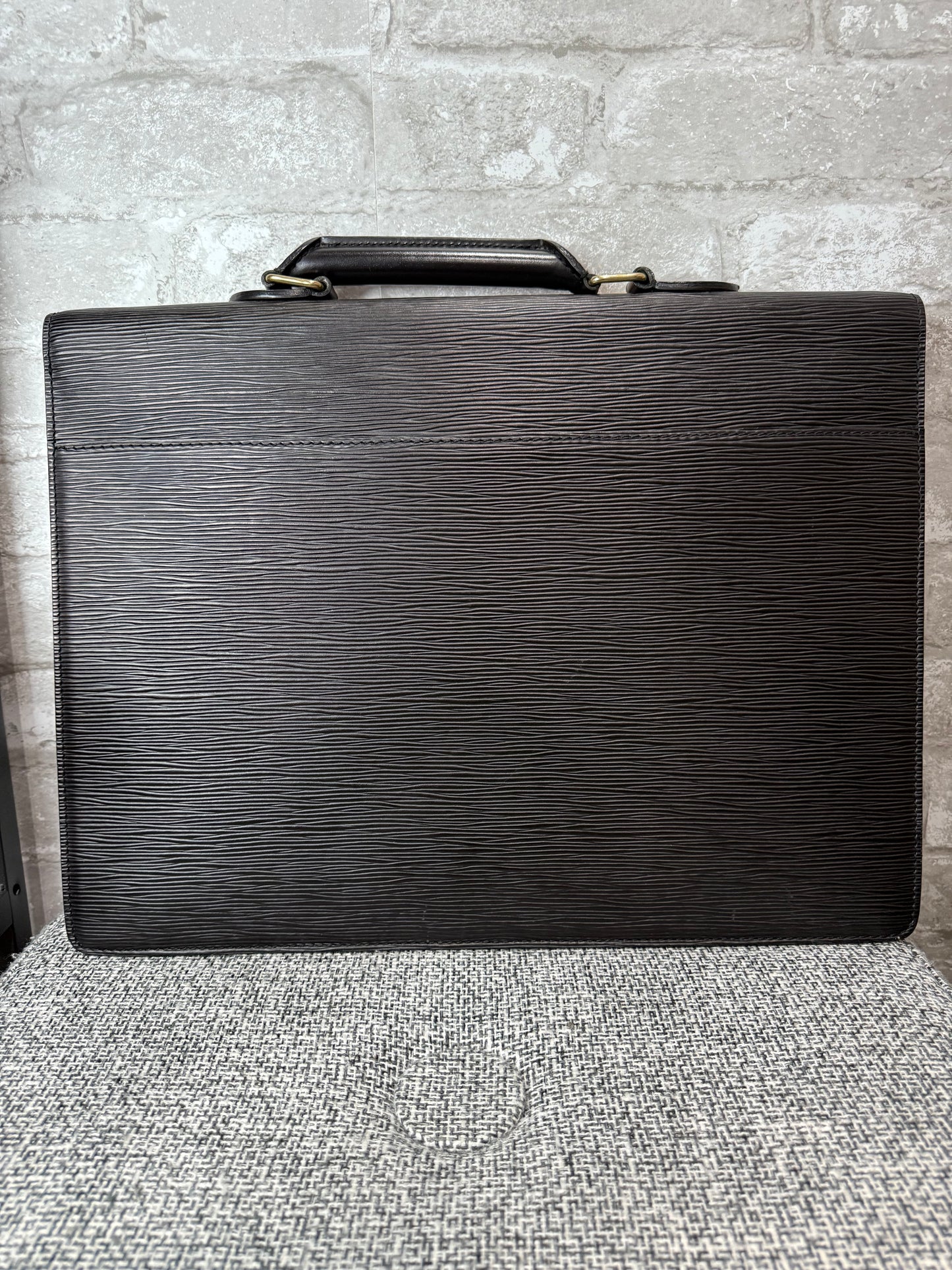 LOUIS VUITTON Epi Porte Documents Senateur Briefcase Black