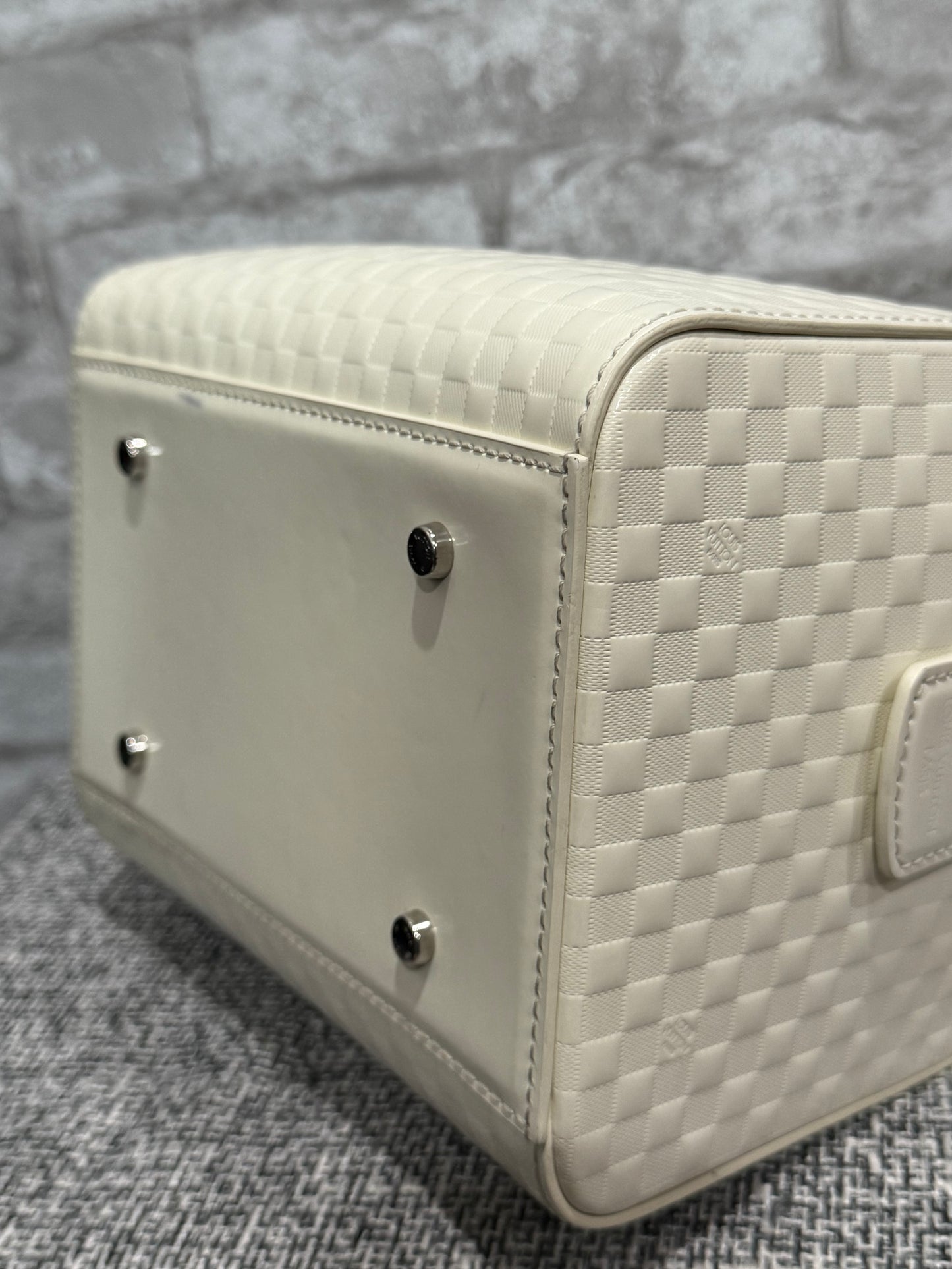 Louis Vuitton 2013 Limited Edition Speedy Cube PM in Damier Facette leather White