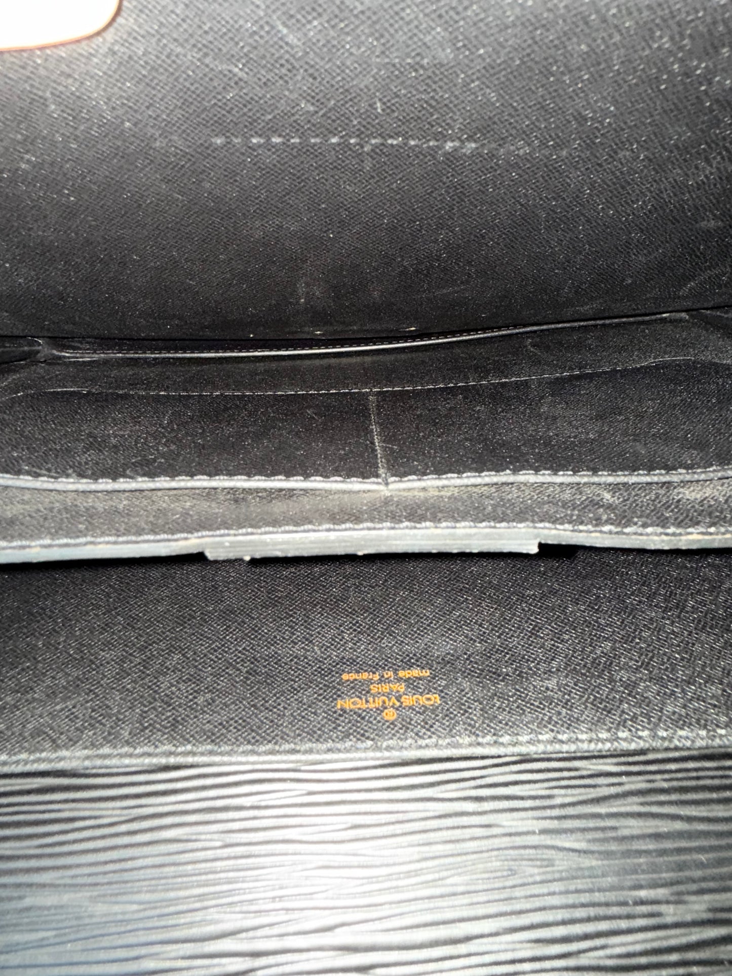 LOUIS VUITTON Epi Porte Documents Senateur Briefcase Black