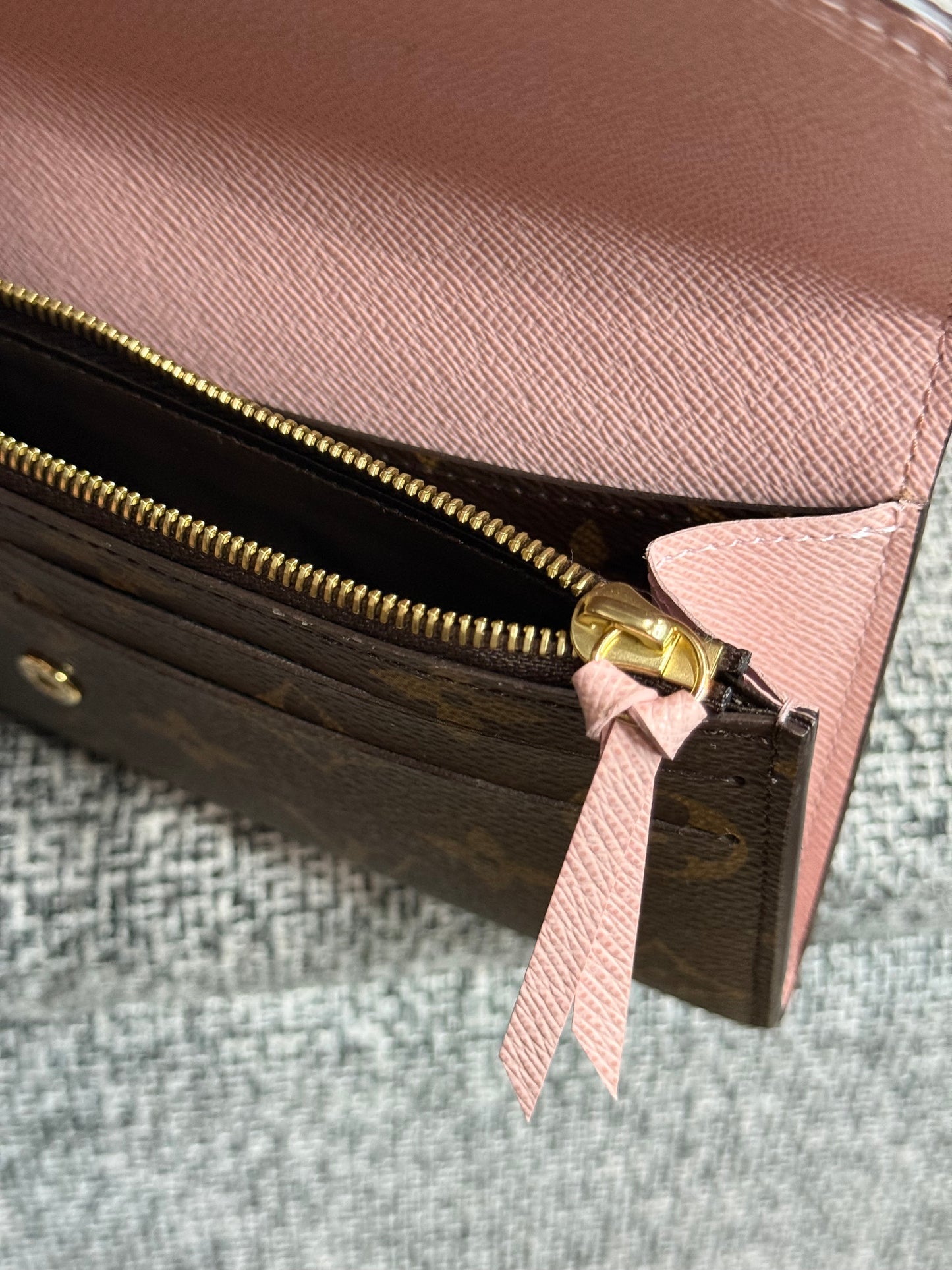 🌸👜Louis Vuitton Emilie Wallet Rose Ballerine👜 🌸