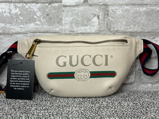 Gucci Small Logo Print Leather Belt Bag in white