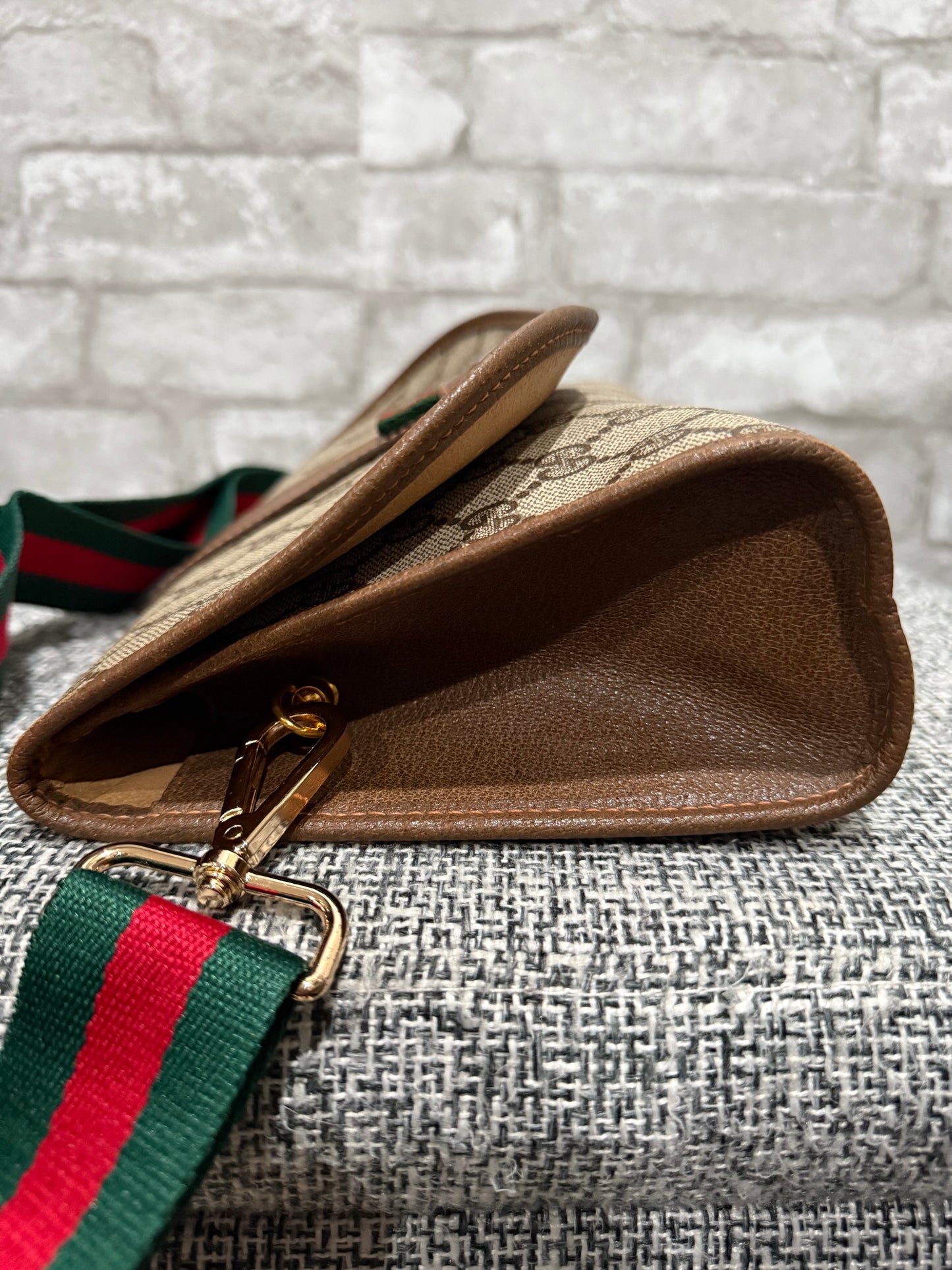 Gucci Vintage Clutch turn into Crossbody