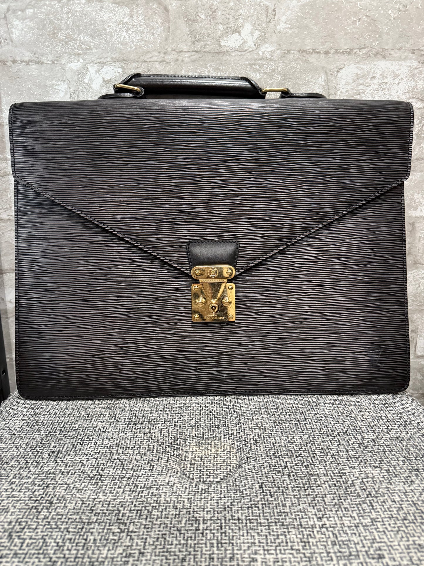 LOUIS VUITTON Epi Porte Documents Senateur Briefcase Black
