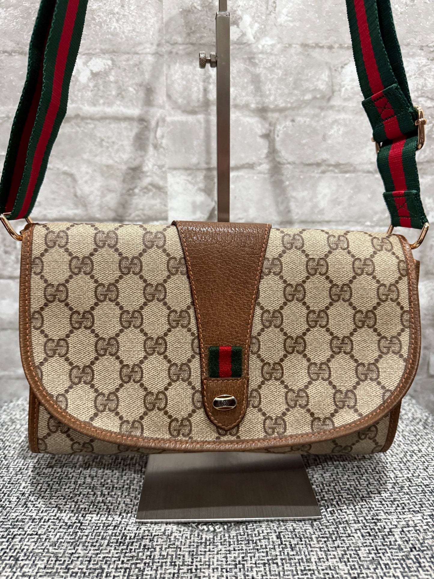 Gucci Vintage Clutch turn into Crossbody