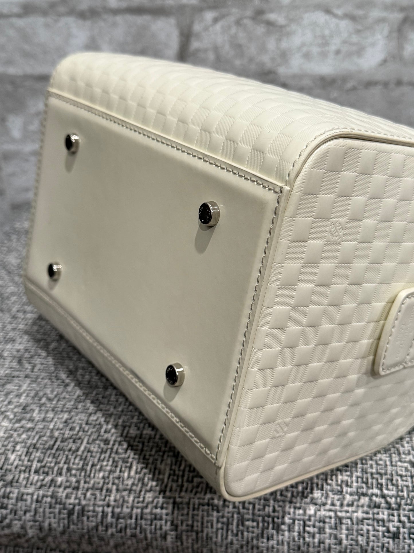Louis Vuitton 2013 Limited Edition Speedy Cube PM in Damier Facette leather White