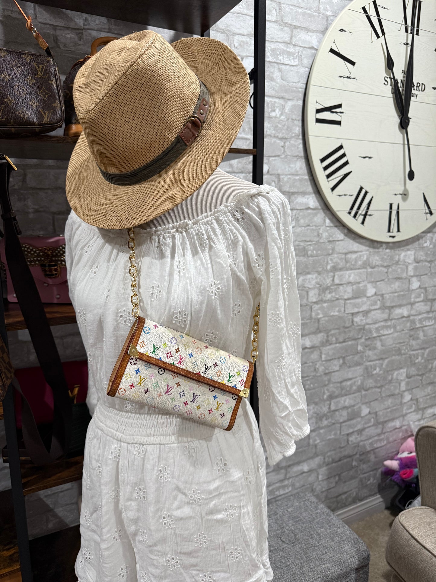 The style is limitless with this vintage Louis Vuitton 2004  limited edition of the Takashi Murakami Wallet