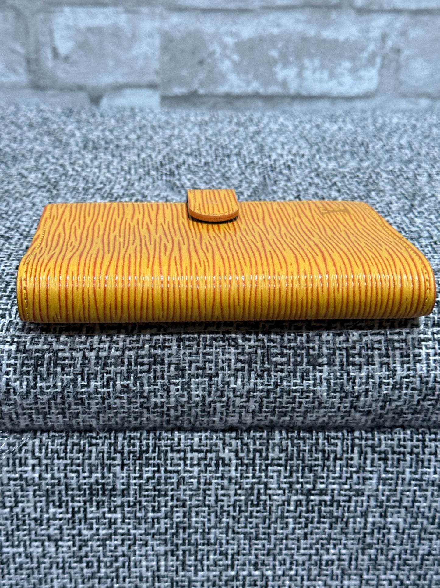 Louis Vuitton 1998 Epi in Yellow agenda