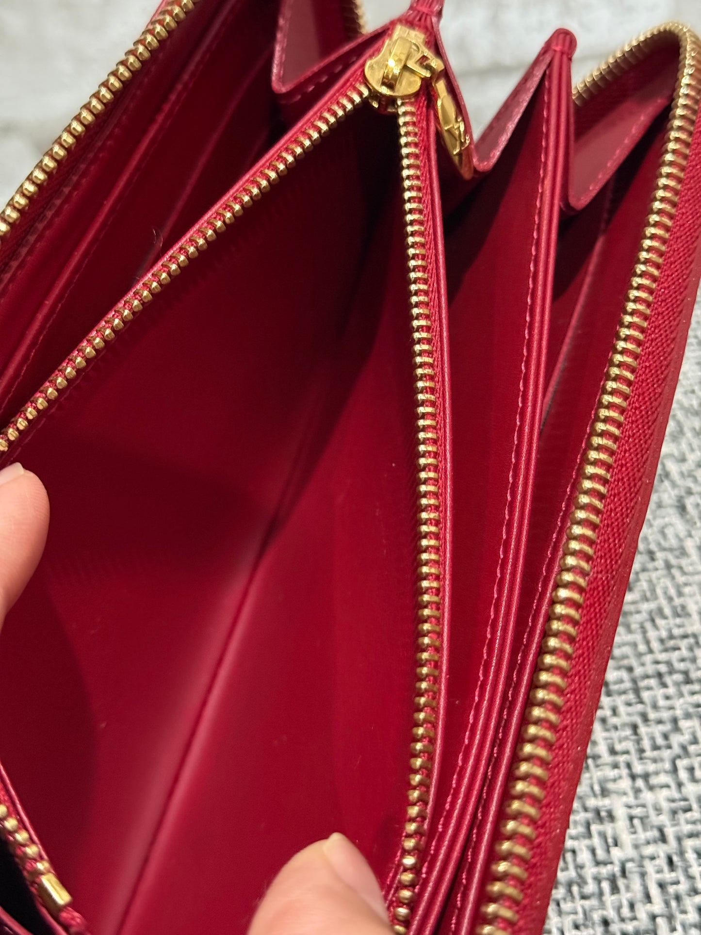 Louis Vuitton 2012 Red Vernis Zippy Wallet in Monogram